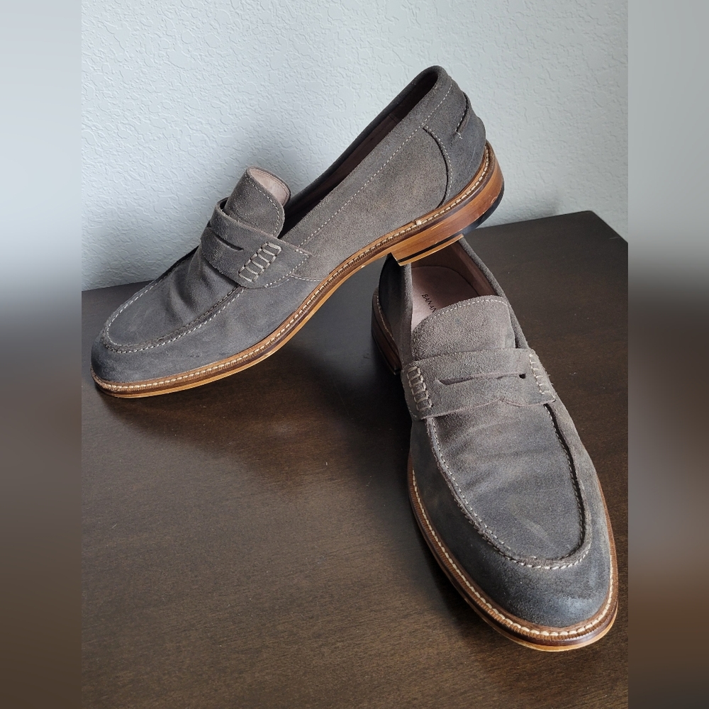 Men size 11 Banana Republic Men’s Grey Leather Penny Loafers, wood sole!
